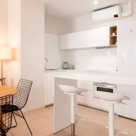 Cruz Center: The Coveted Location Apartmán *