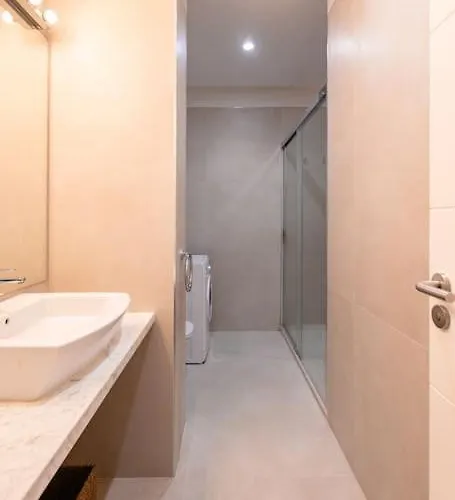 Cruz Center: The Coveted Location *