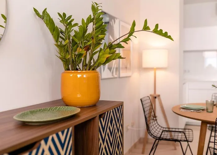 Cruz Center: The Coveted Location 아파트 *